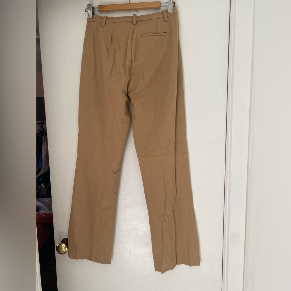 GAP women’s tan wool with polyester lining slack with back pocket. Size 2 reg.